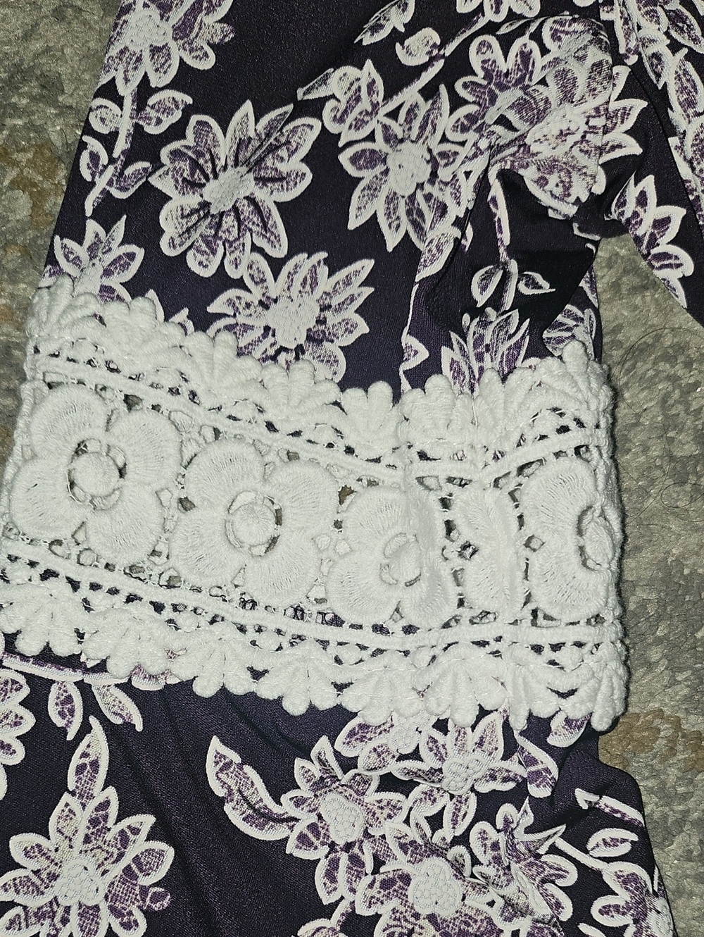 🟢 Glamorous Purple & White Floral Lace-Trim Bell Sleeve Midi Dress Large (12) - Picture 9 of 10